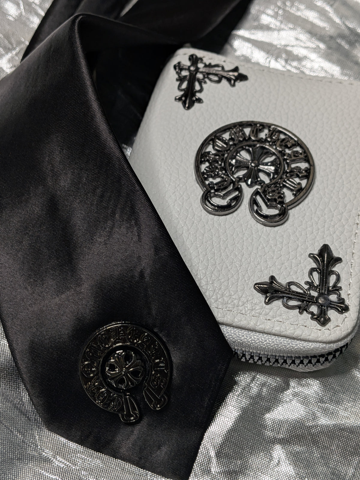 Excluse MC Combo (Black Tie + White Wallet)