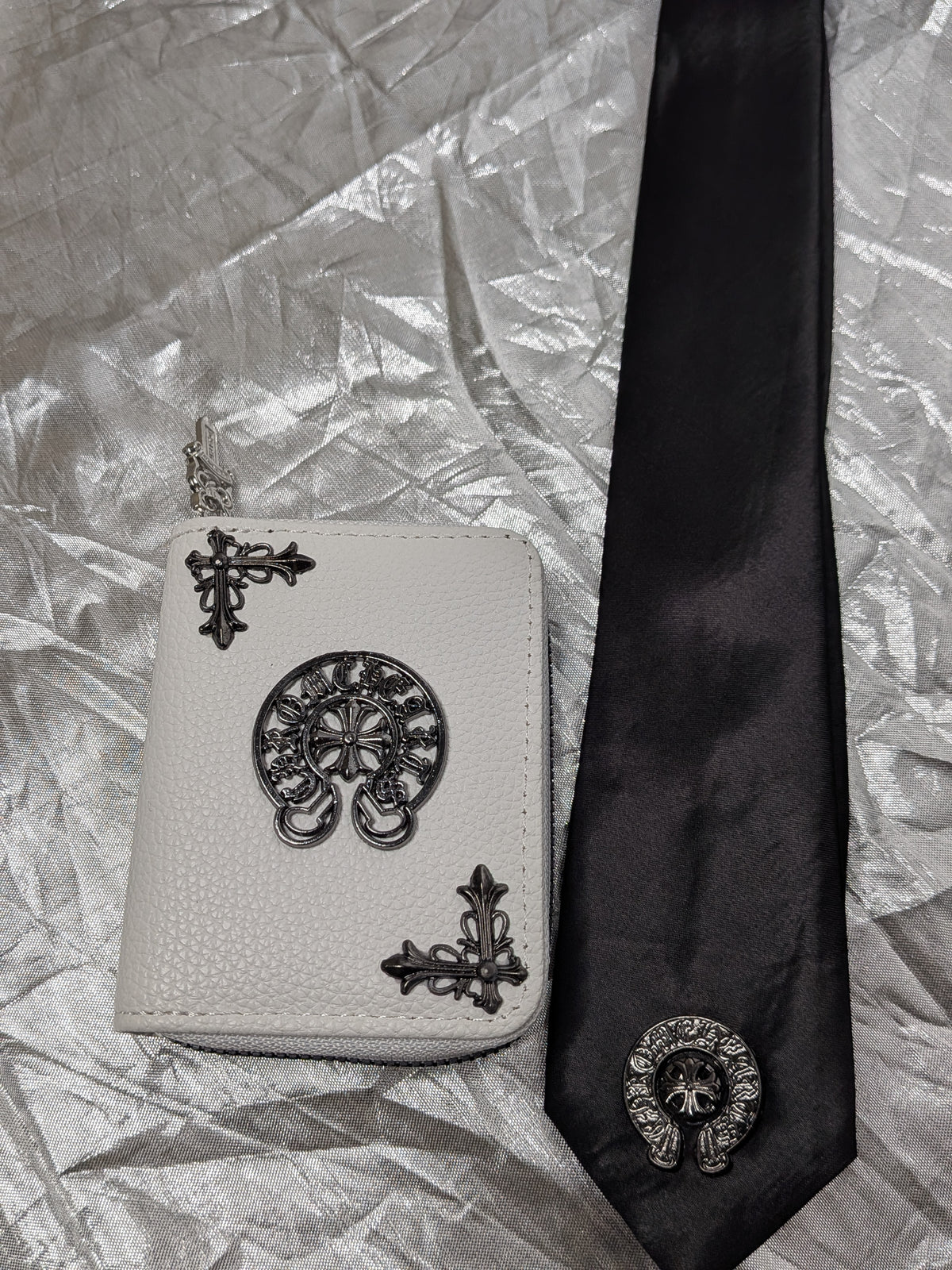 Excluse MC Combo (Black Tie + White Wallet)
